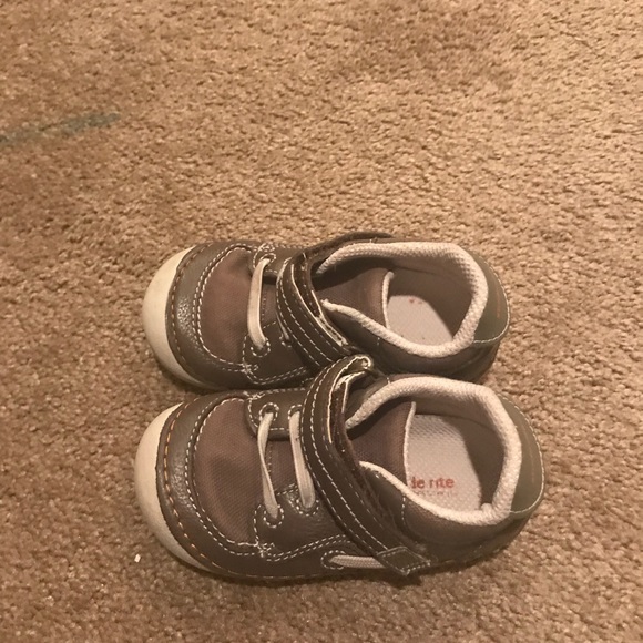 Stride Rite Soft Sole Baby Shoes - Picture 2 of 3
